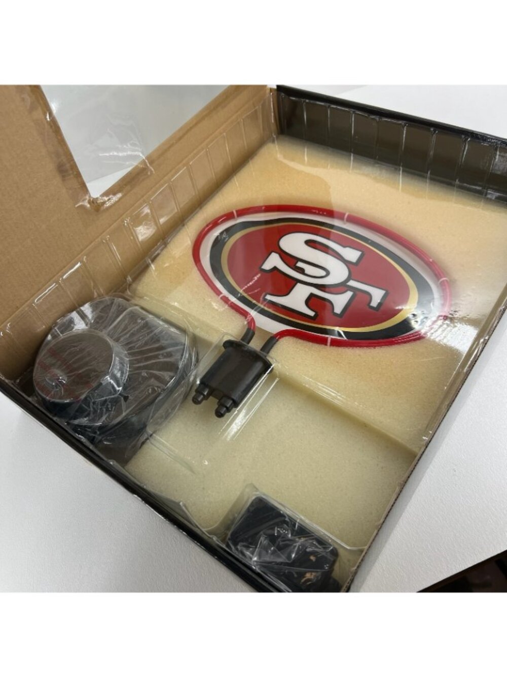The Memory Company NFL San Francisco 49ers Glass Neon Team Logo Desk Lamp Boxed - Picture 3 of 13